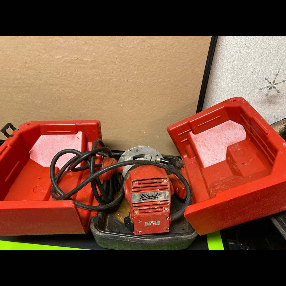 Milwaukee router